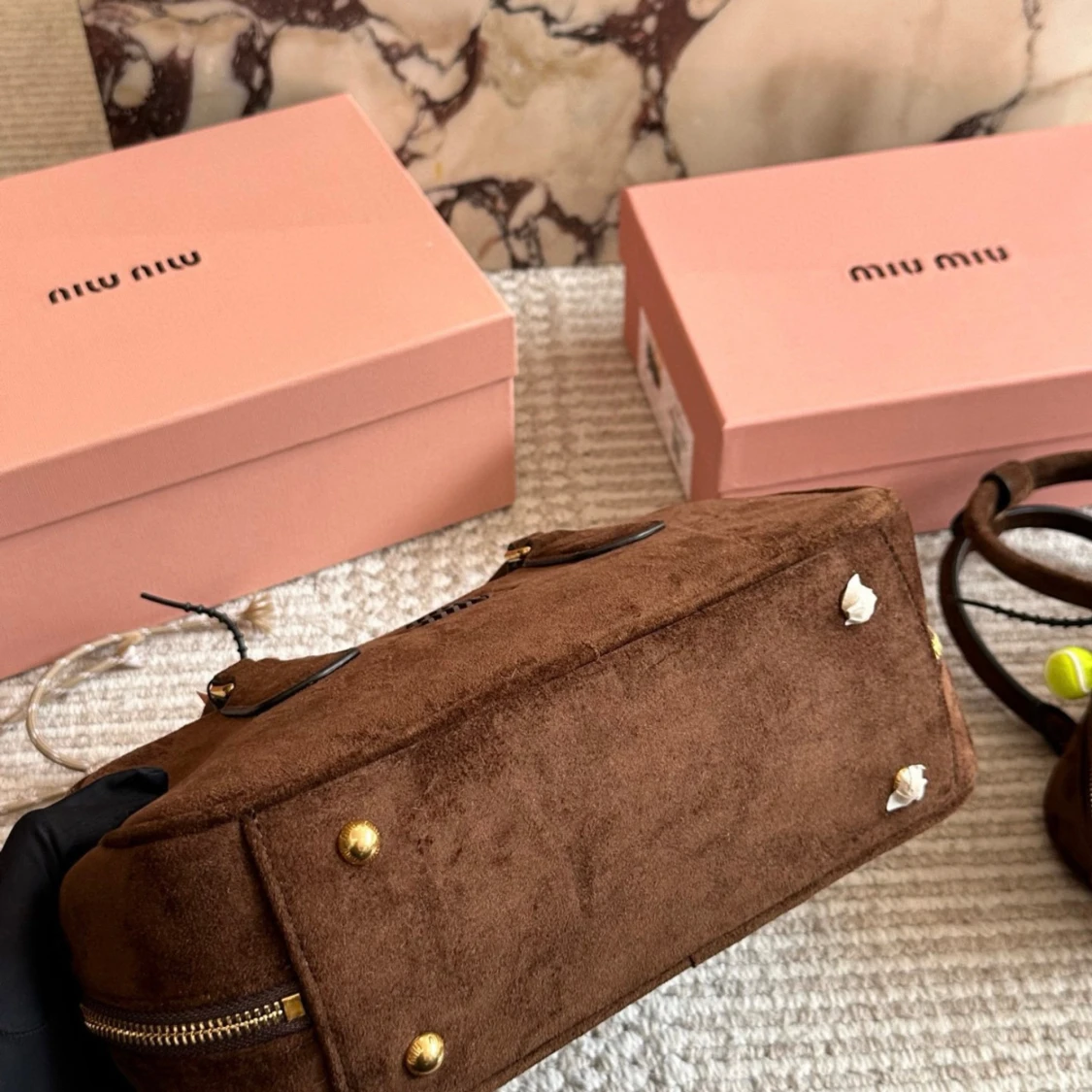 Brun handväska i mocka - 3