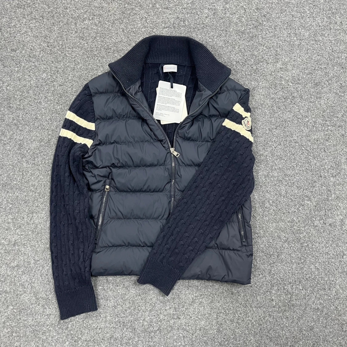 Mörkblå pufferjacka från Moncler