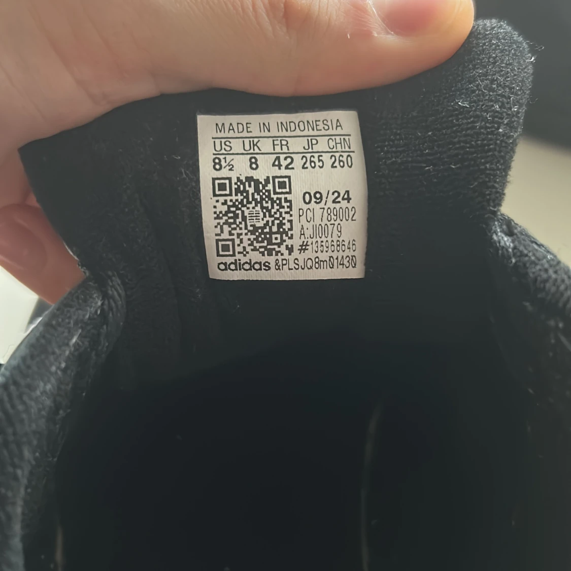 Adidas Superstar svarta sneakers 42 - 3