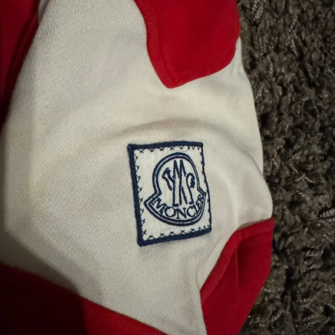 Röd långärmad tröja från Moncler - 2