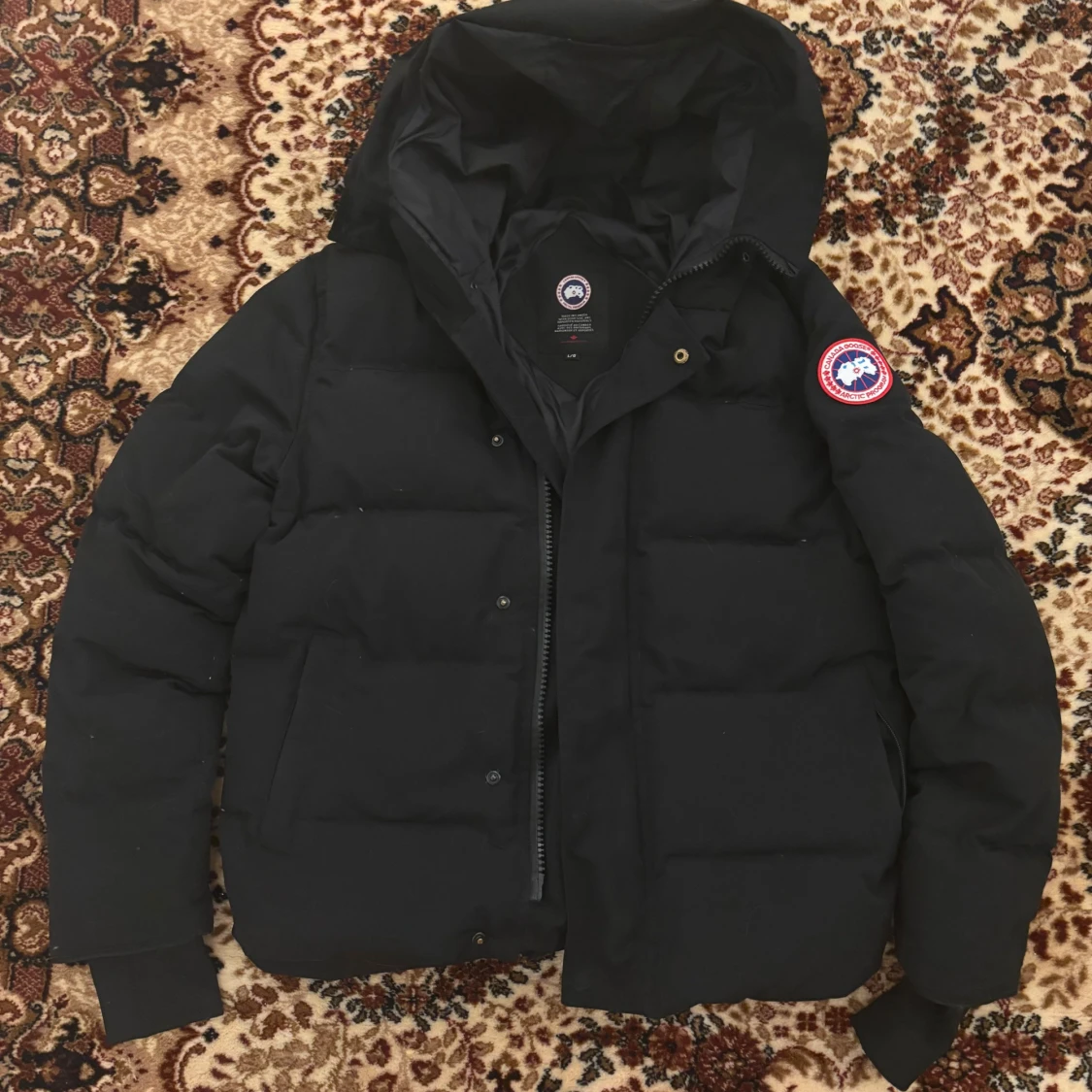 Svart pufferjacka från Canada Goose
