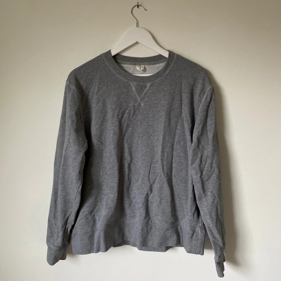 Grå sweatshirt från ARKET i bomull