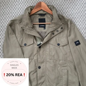 J.Lindeberg Jacka | L - J.Lindeberg Bailey field jacket | Grymt skick | INGA BYTEN | Fraktar spårbart eller möts upp i Täby 