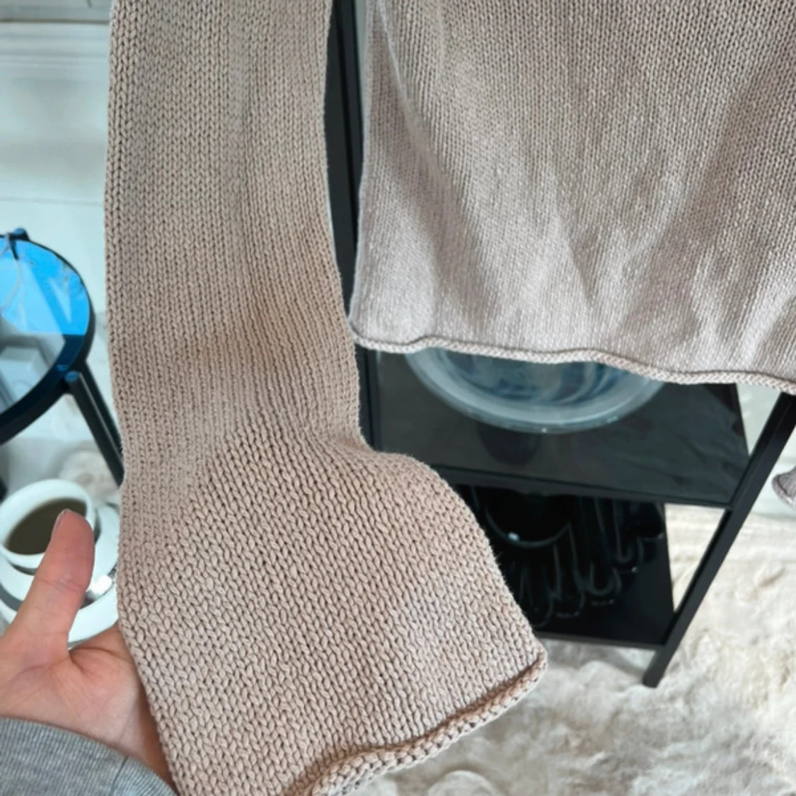 Beige stickad v-ringad tröja Boomerang - 1