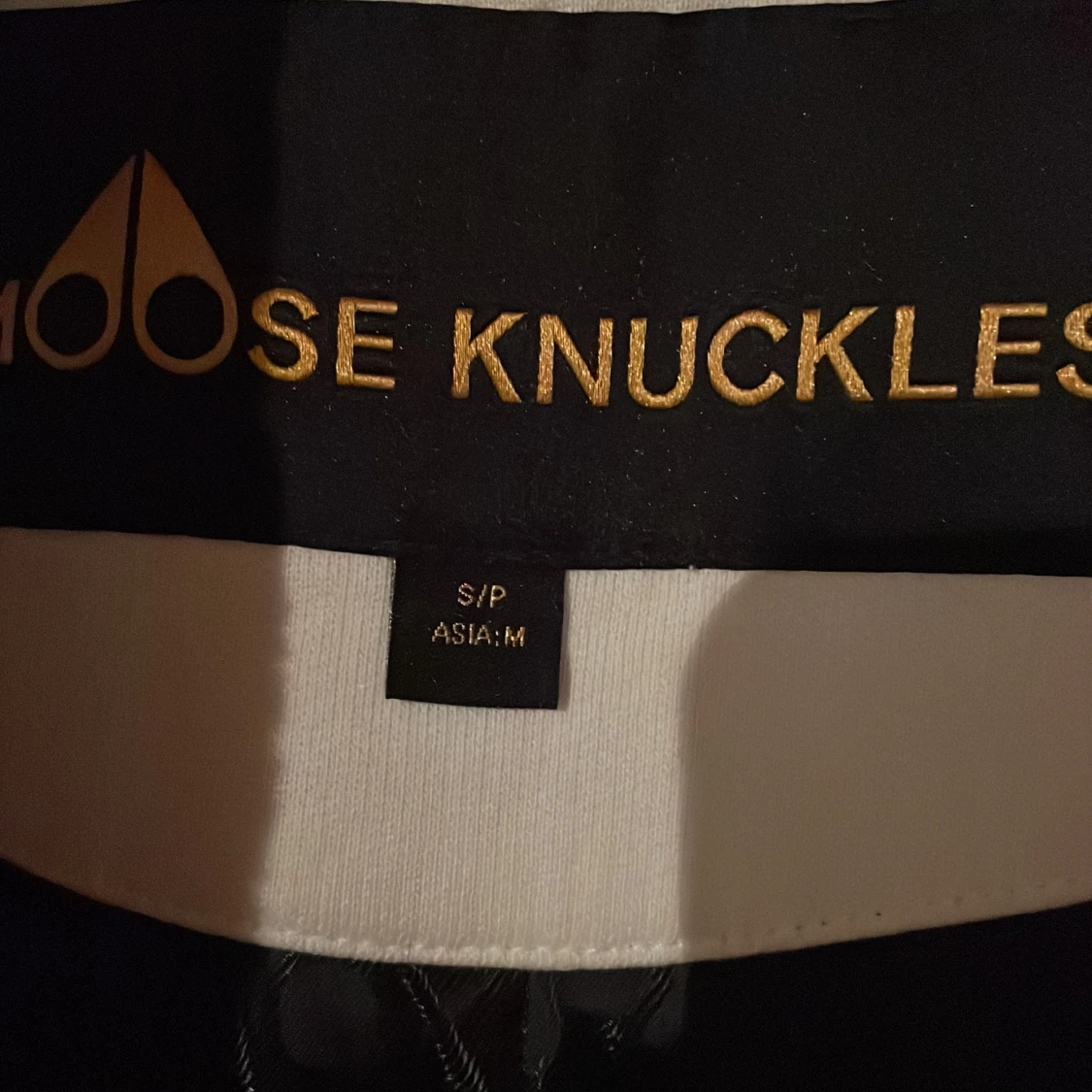 Vit hoodie från Moose Knuckles - 4