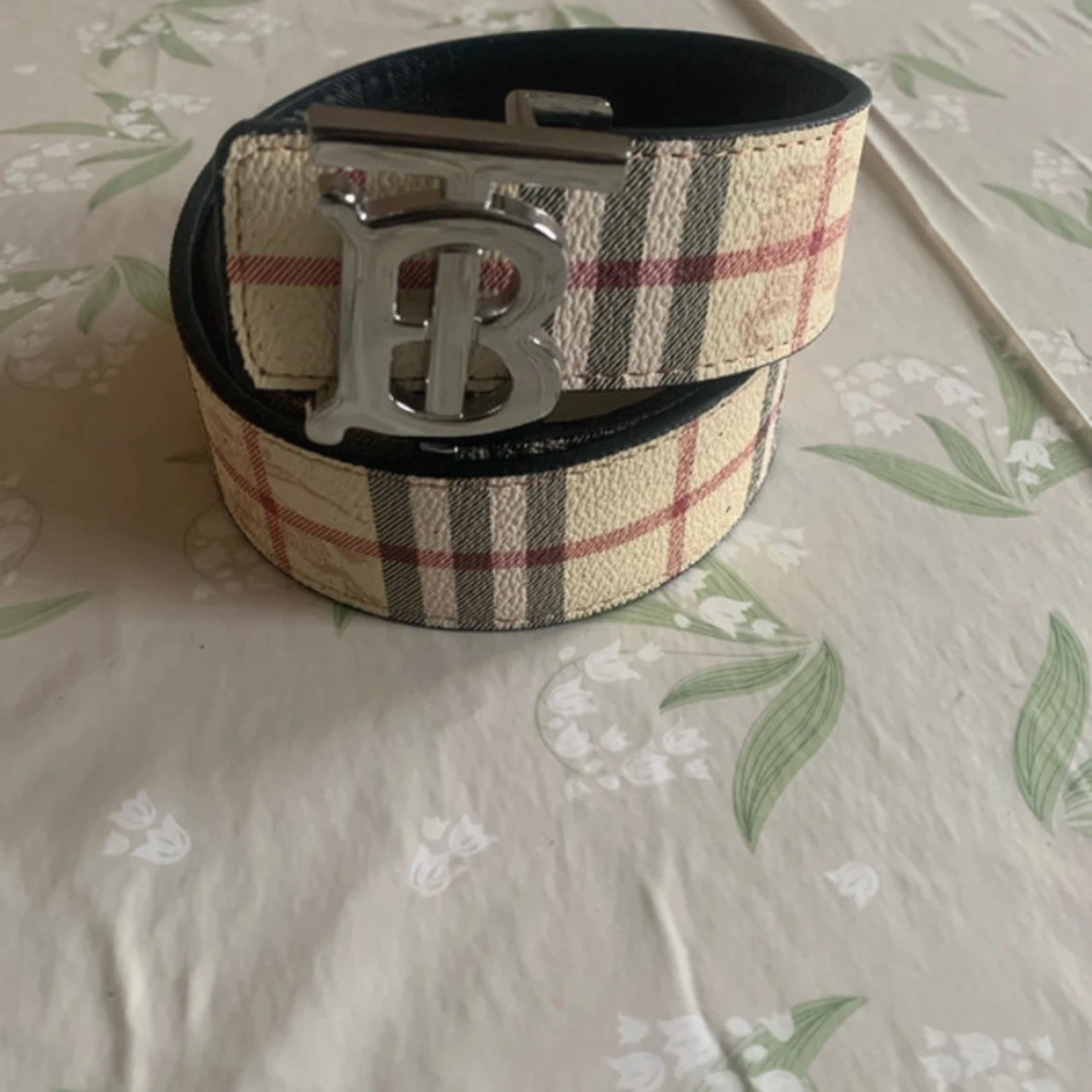 Burberry bälte med B-spänne - 2