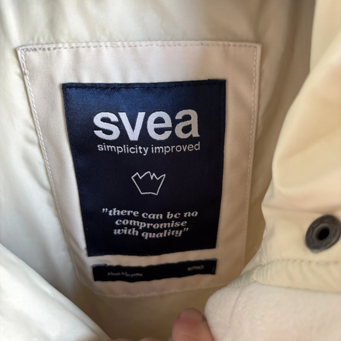 Beige parkajacka från Svea med huva - 3