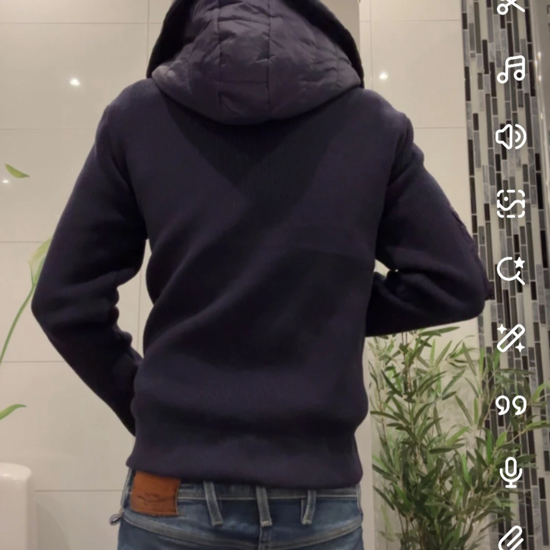 Mörkblå pufferjacka från Moncler - 3