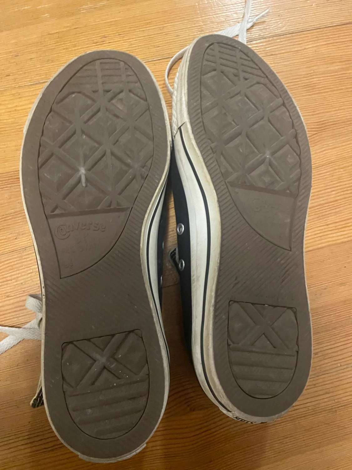 Svarta Converse Chuck Taylor high tops - 2