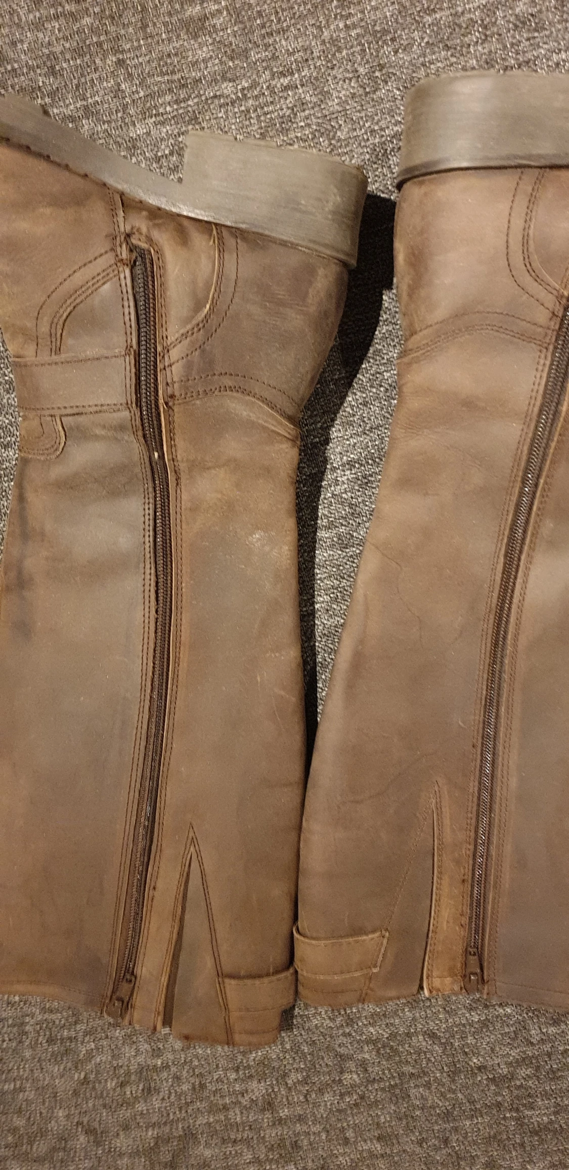 Bruna höga skinnstövlar med spänne - 2