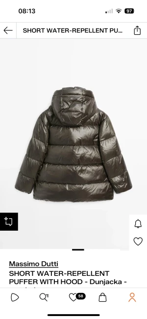  pufferjacka från Massimo Dutti - Så snygg jacka från massimo dutti! Detta är ett intressekoll. Bara använd en gång men lite osäker på om den passar mig, men har tagit bort lappen så kan inte returnera 🥹💞Storleken är XS, Men den är stor u storlek så den passar även S och M skulle jag säga beroende på hur man vill att den sitter. Fråga för egna bilder! 
