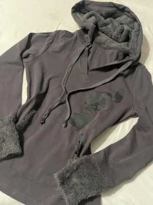 Faux fur hoodie - Använt den max 5 gånger!! Passar xs/s
