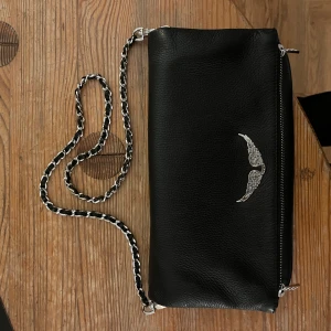 Zadig & Voltaire väska  - Säljer min fina Zadig & Voltaire väska! Den är i helt perfekt skick, använder den bara inte längre!🩷