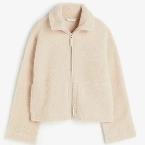 Jacka  - Intressekoll!! Men Super fin jacka från hm som ej används lika mkt längre❤️slutsåld och väldigt populär!