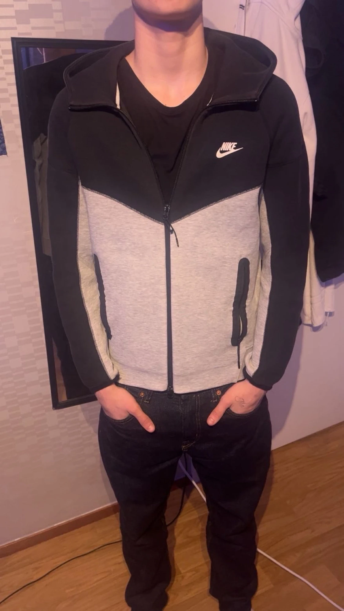 Svartgrå nike tech  - 1