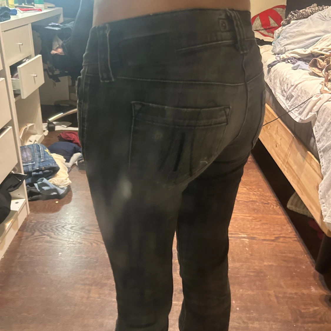 Svarta bootcut jeans med låg midja - 2