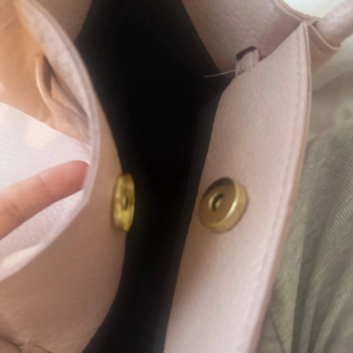 Ljusrosa handväska i skinn - 4