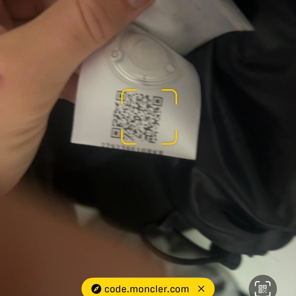 Svart pufferjacka från Moncler/ cardigan  - 1