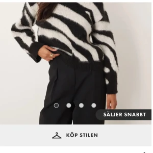 Söker!!  - Söker denna tröja från asos!!💓helst storlek s