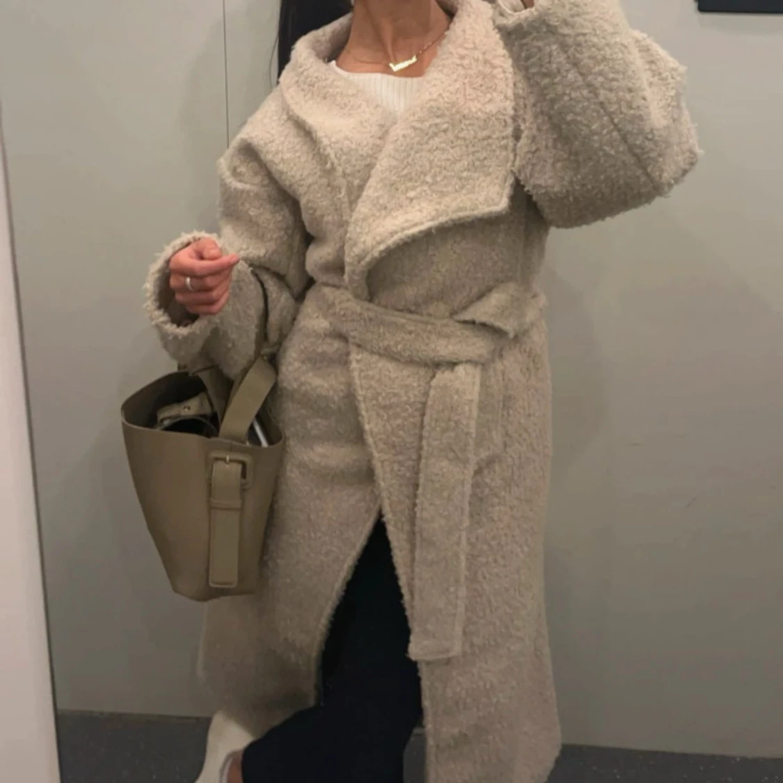 Beige teddyjacka med bälte