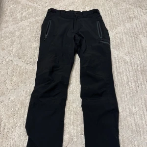 Friluftsbyxor - Säljer dessa unbranded friluftsbyxor för ett rimligt pris | skick 8/10 | Kom pm vid frågor eller funderingar! | Postas eller möts upp i Gävle! 