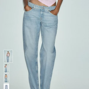 Ljusblå bootcut jeans - Jeans från Zara 💕