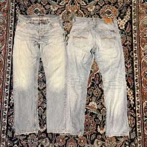 Vintage nudie jeans - Sjukt snygga vintage nudie jeans med en riktigt fin tvätt, dem är modellen ”sleepy Sixten” det är en regular modell med en riktigt avslappnande passform Midja: 41cm Längd: 100cm Benöppning: 20cm