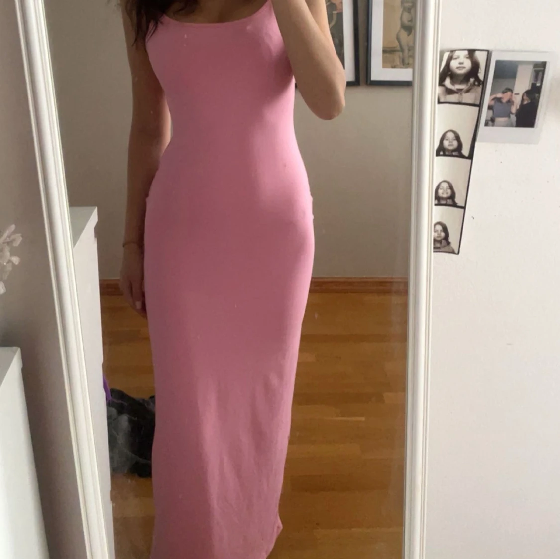 Rosa långklänning med smala axelband - 1