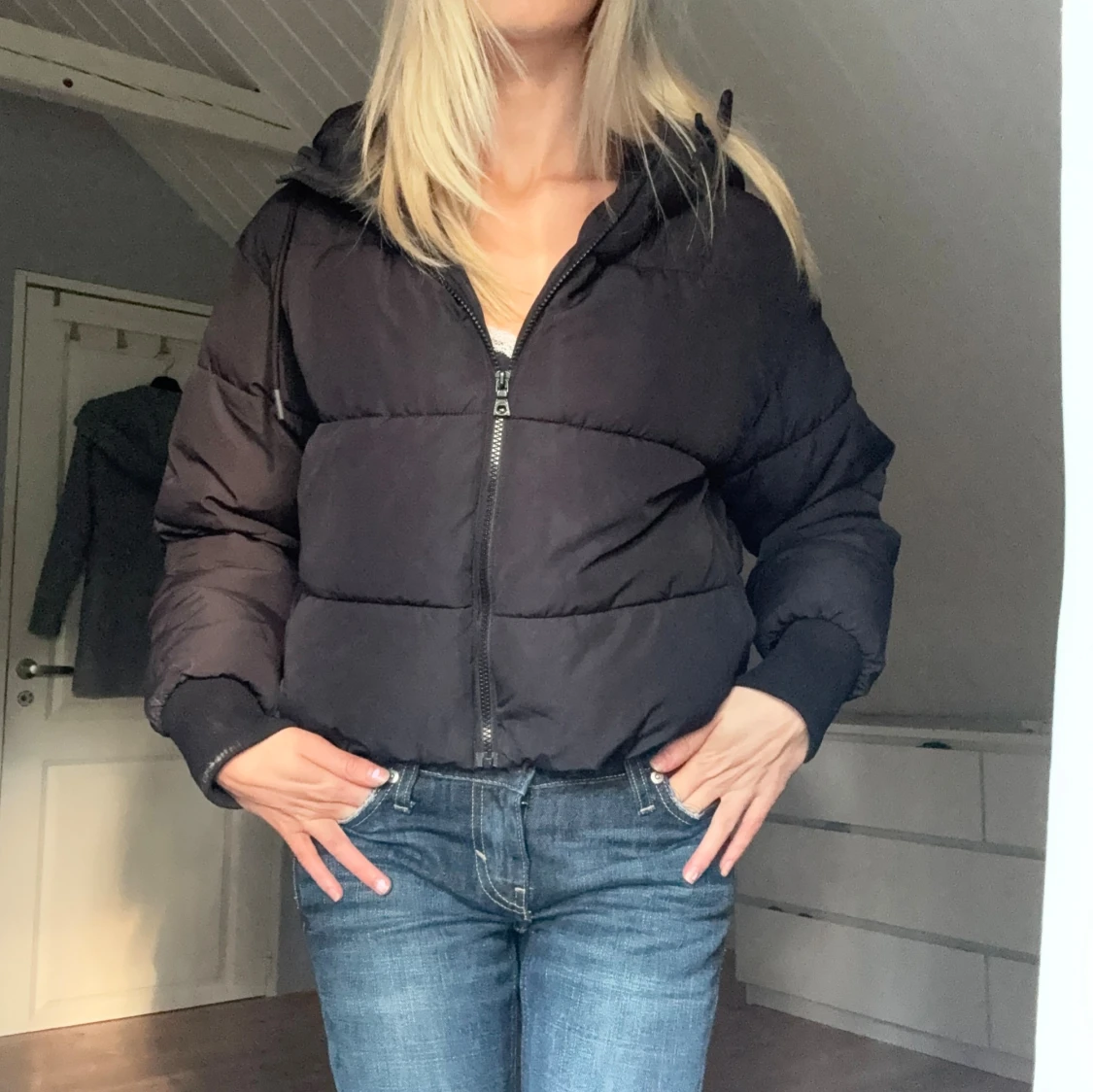 Svart pufferjacka från Monki - 1