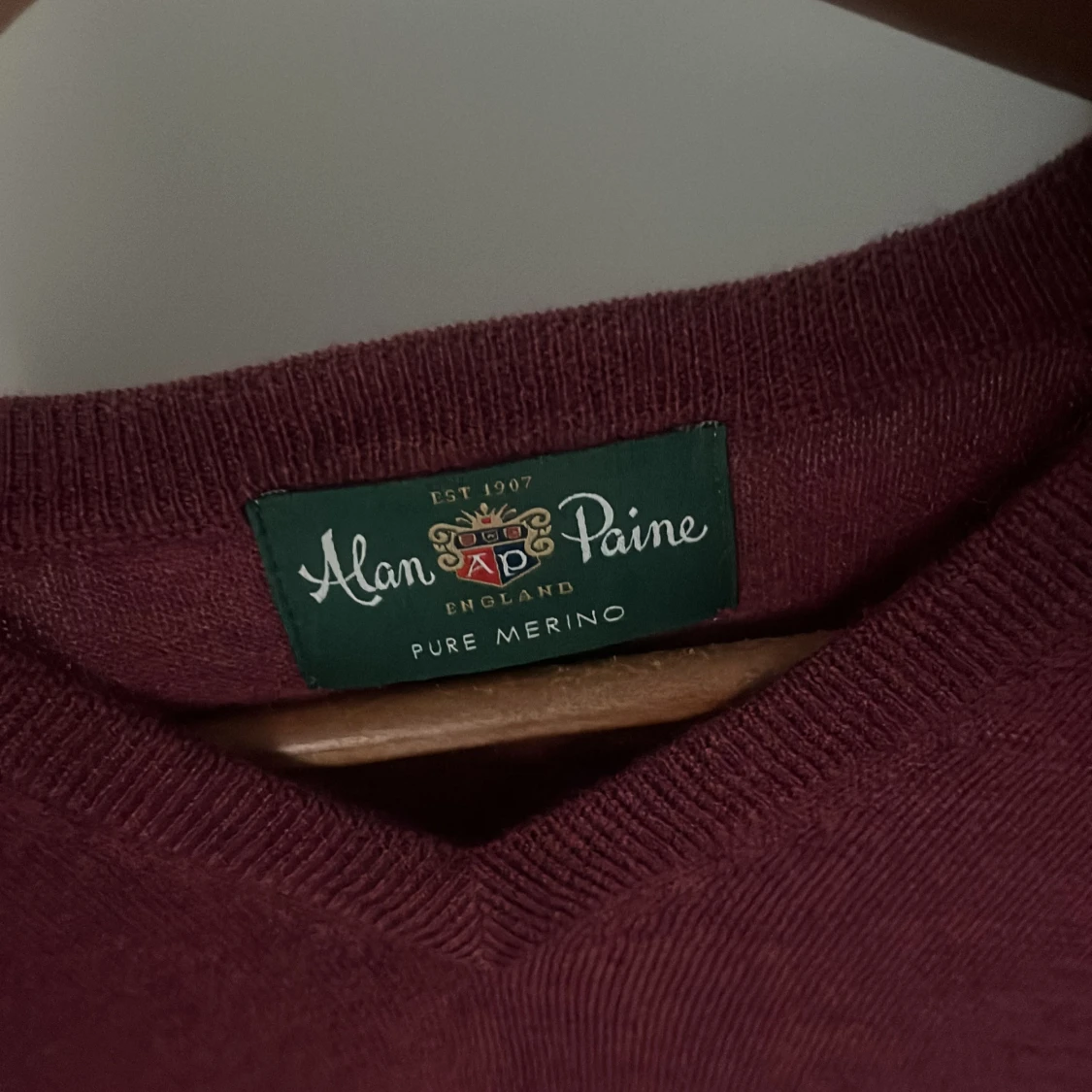 Vinröd merinoullströja Alan Paine - 2