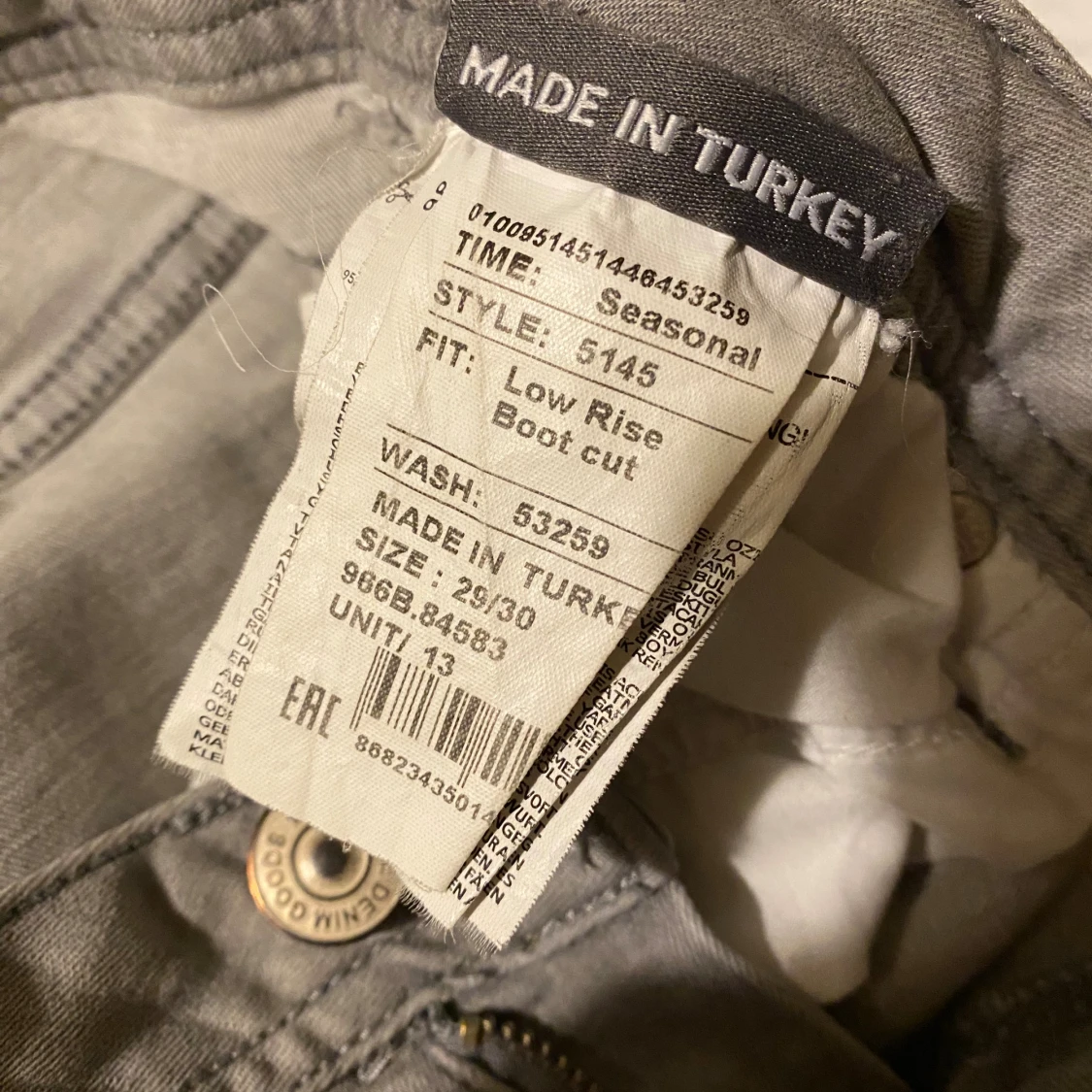 Gråa flare jeans ifrån Ltb  - 4