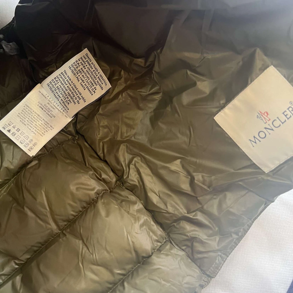 Moncler väst gui - 3