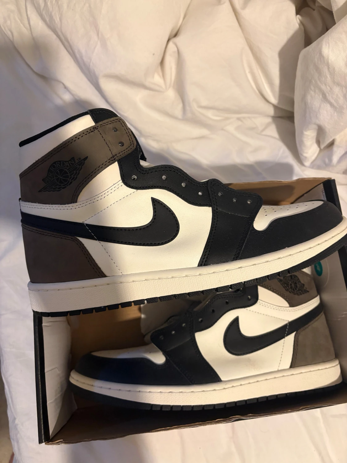 Nike Air Jordan 1 High Mocha - 1