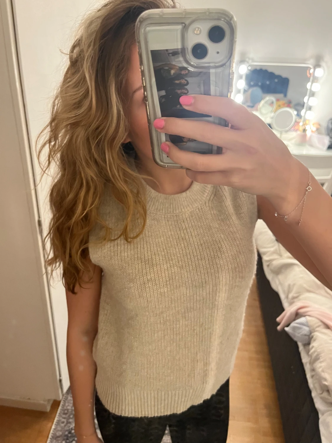 Beige stickad ärmlös topp - 1