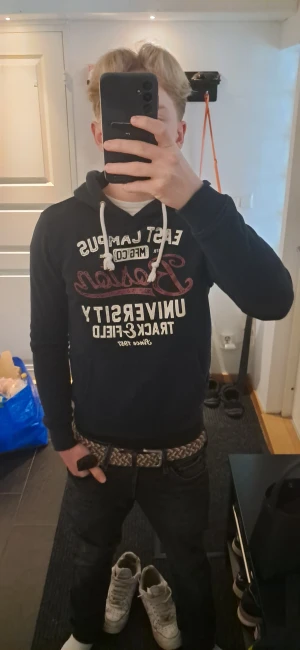 Archive hoodie - Fett archive hoodie i storlek XS | Skick som nytt | OBS Litet håll i armhålan men syns inte när man har på hoodien | Kontakta vid frågor och pris går att diskutera något😁❄️
