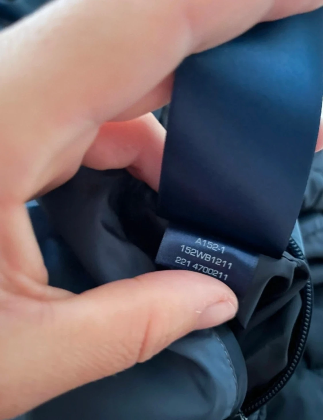 Mörkblå pufferjacka från GANT - 4