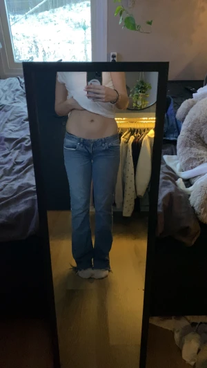 Lågmidjade LBT Jeans  - SUPERLÅGMIDJADE! köpt här på Plick. Nersydda! Använts några gånger 🤍