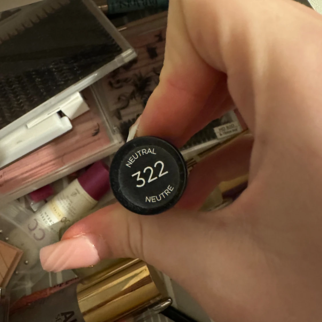 L'Oréal Infaillible Concealer 322 - 1