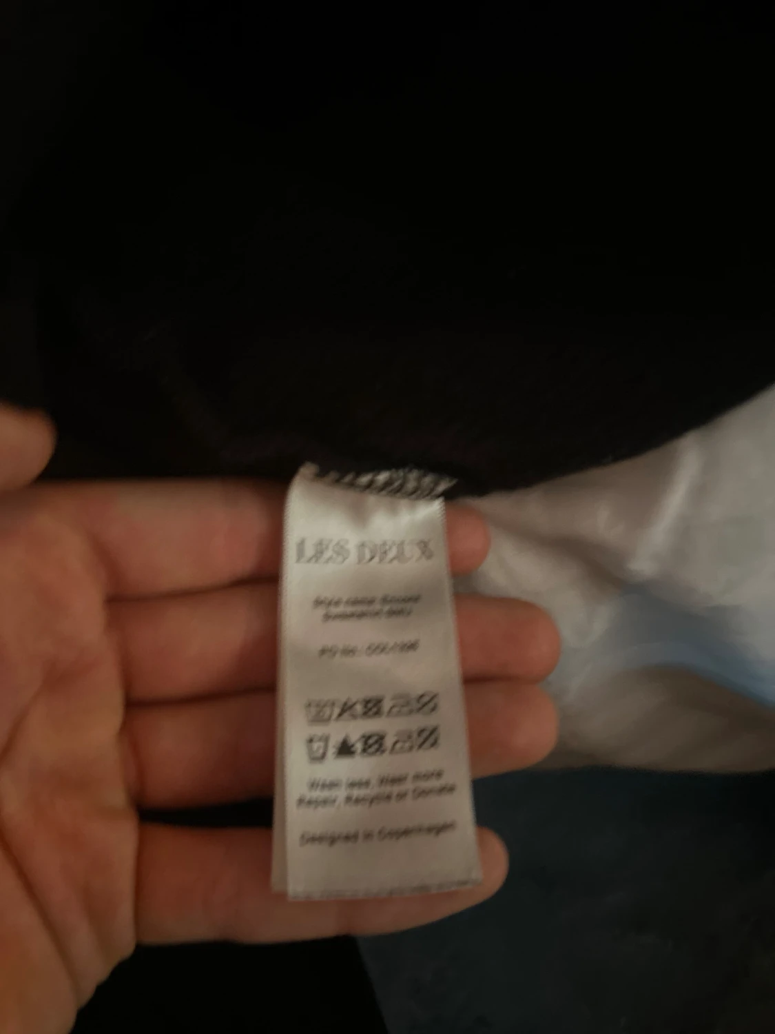 Svart sweatshirt från Les Deux - 3