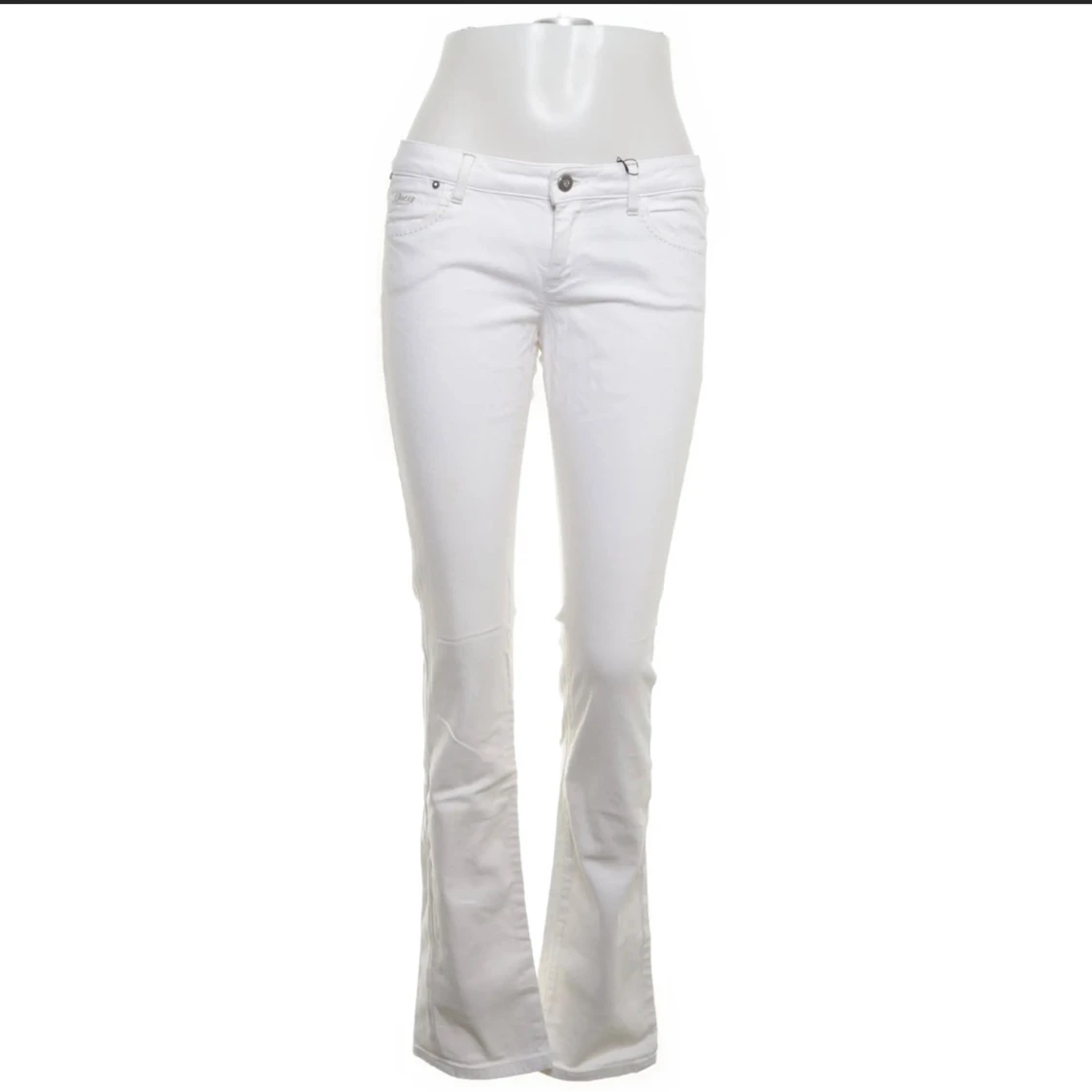Vita bootcut jeans från Guess