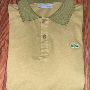 En grön kostym tshirt från lindex - Riktigt fin passar skönt till vardagar