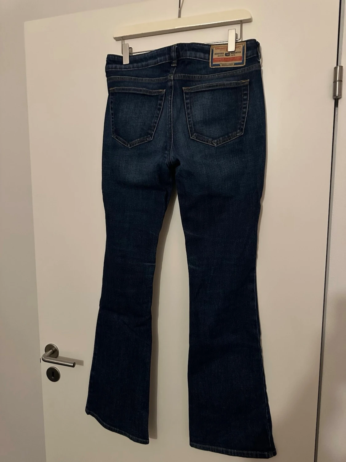 Mörkblå bootcut jeans från Diesel - 1