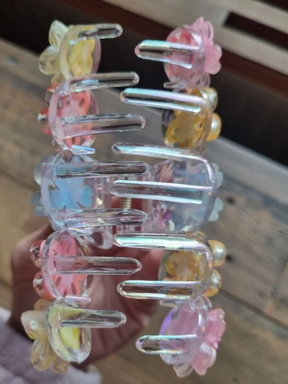 Blommig hårklämma  - 1