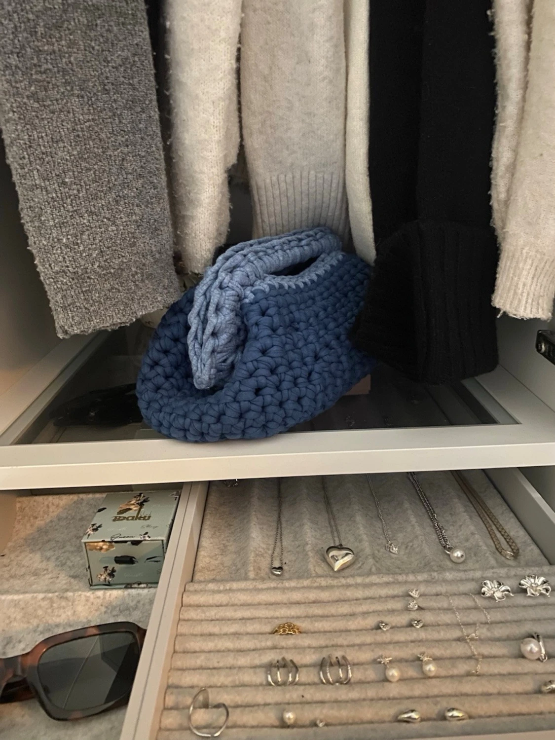 Blå handgjord stickad handväska - 1