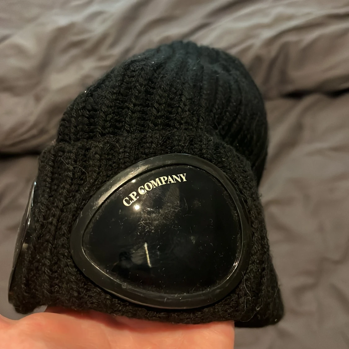 Svart C.P. Company goggle mössa - 1