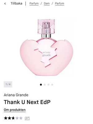 Thank U Next EdP 30 ml - Trendig parfym från Ariana Grande i en unik hjärtformad flaska. Volym: 30 ml. Perfekt för dig som vill ha en ikonisk doft på hyllan och gillar popkulturens stjärnglans.