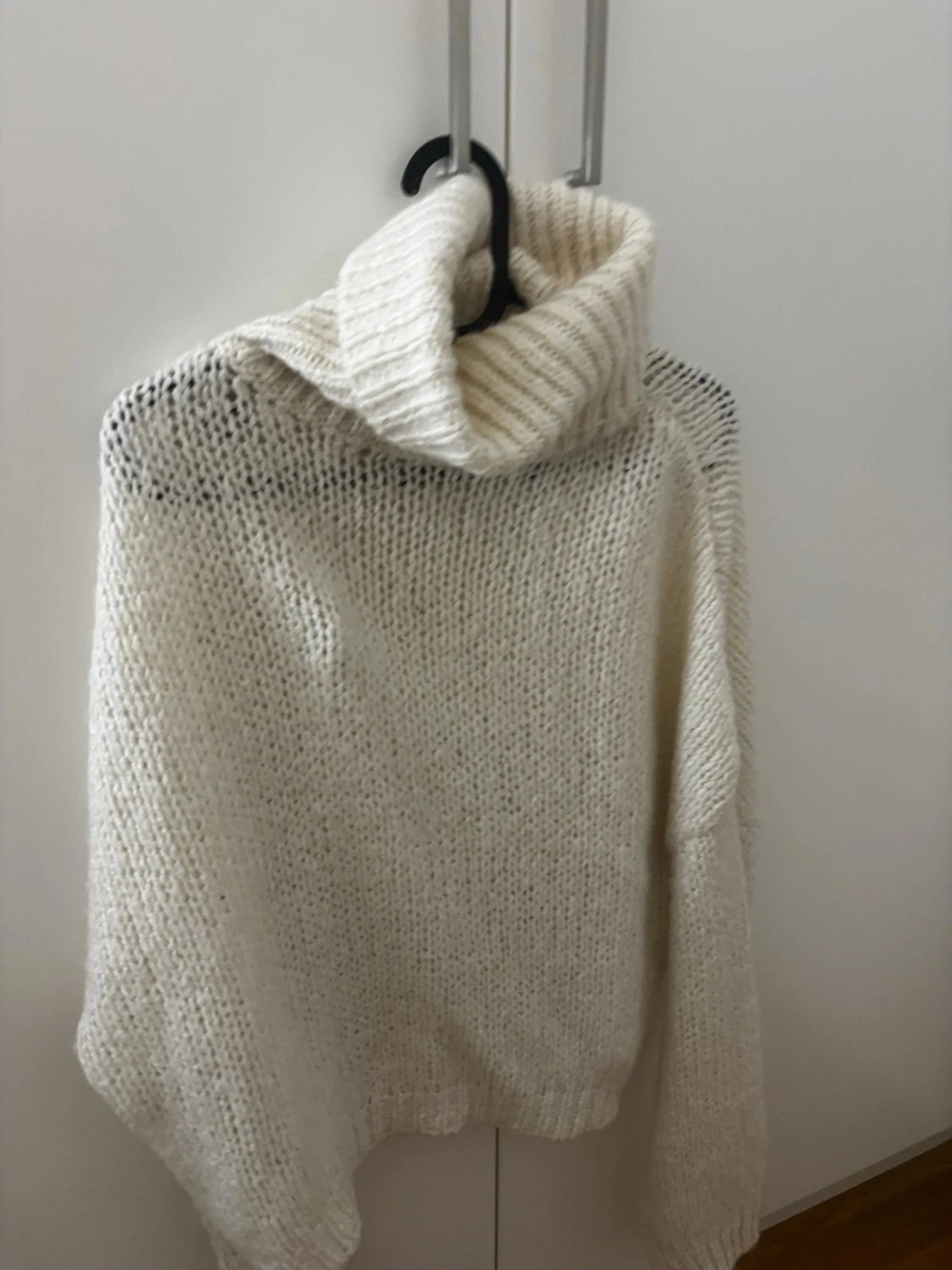 Vit stickad polotröja - 3