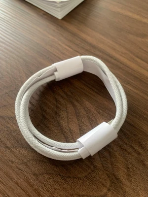 Helt ny laddare  - Helt ny usb c laddare som säljs då den ej kommer till användning. 