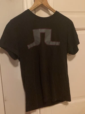 Black T-shirt Vintage - Vintage t shirt från tidigt 2000 tal. 