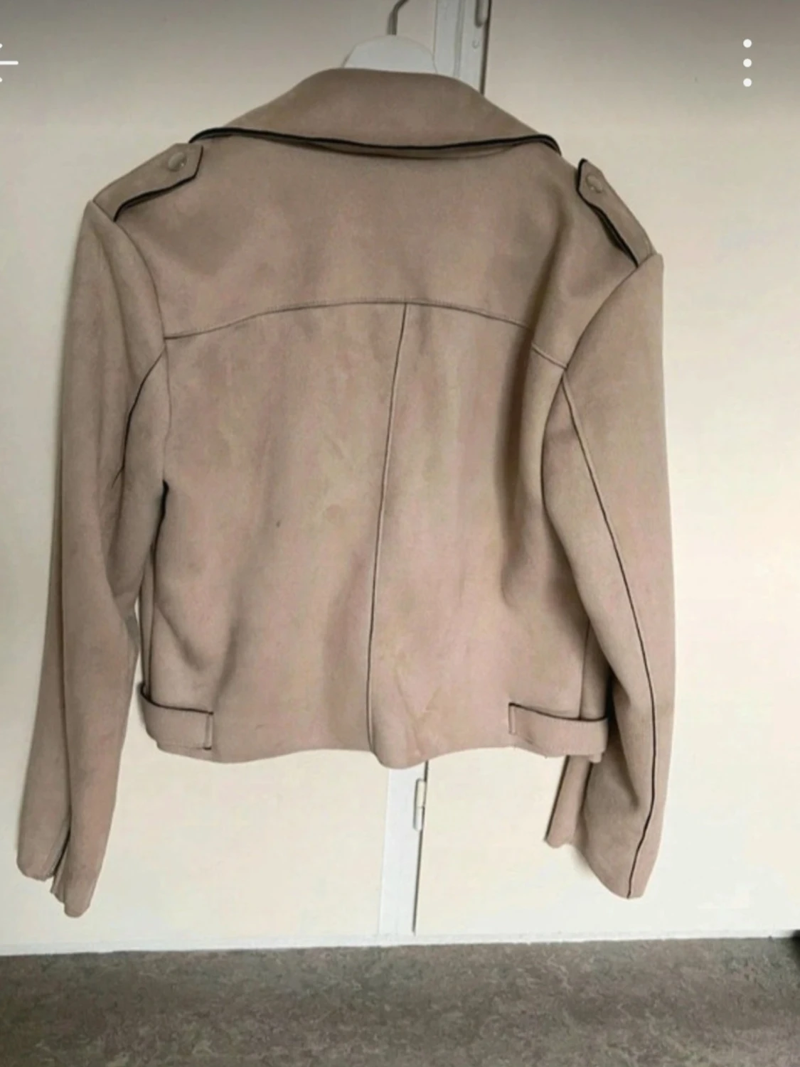 Snygg beige bikerjacka från ONLY - 1